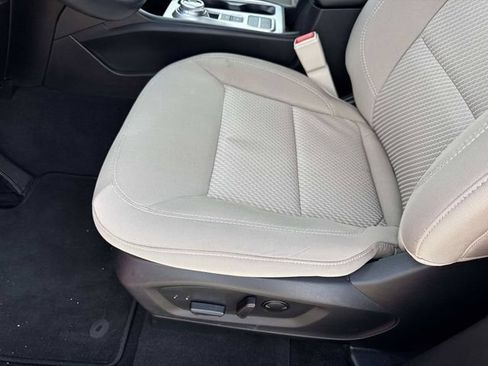 Used 2023 Ford Explorer XLT RWD image 20