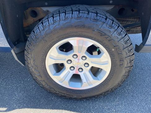 Used 2019 Chevrolet Silverado 1500 LT w/ All Star Edition AWD/4WD image 4