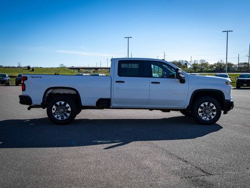 Used 2024 Chevrolet Silverado 2500 Custom w/ Custom Convenience Package AWD/4WD image 5