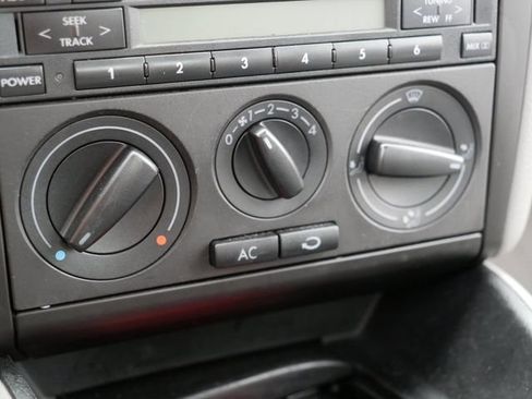 Used 2000 Volkswagen Jetta GL FWD image 31
