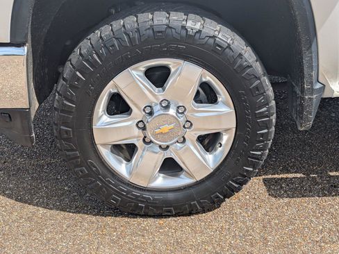 Used 2023 Chevrolet Silverado 3500 LTZ w/ LTZ Convenience Package RWD image 10