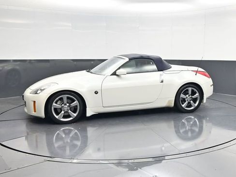 Used 2006 Nissan 350Z Touring image 6