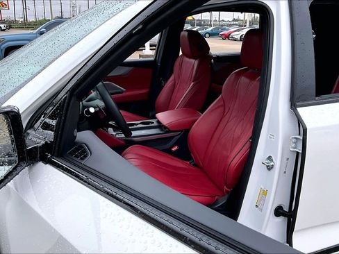 Used 2025 Acura MDX A-Spec image 7