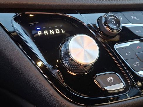 New 2026 Chrysler Pacifica Limited w/ S Appearance Package image 12