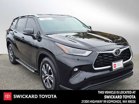Certified 2022 Toyota Highlander XLE image 1