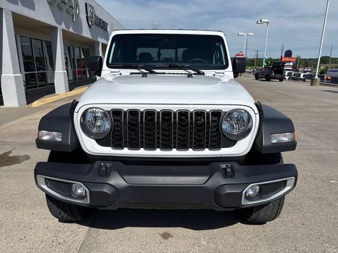 Used 2025 Jeep Gladiator Sport AWD/4WD image 8