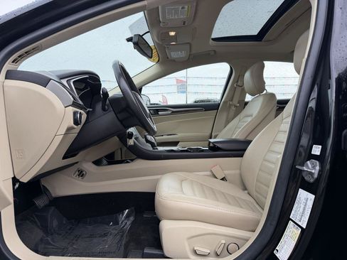 Used 2014 Ford Fusion SE w/ Equipment Group 202A FWD image 13