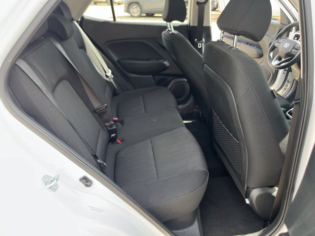 Used 2026 Hyundai Venue SE FWD image 16