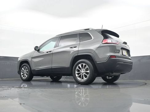 Used 2019 Jeep Cherokee Latitude Plus w/ Cold Weather Group AWD/4WD image 27