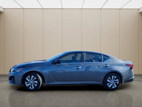 Used 2024 Nissan Altima 2.5 S image 3