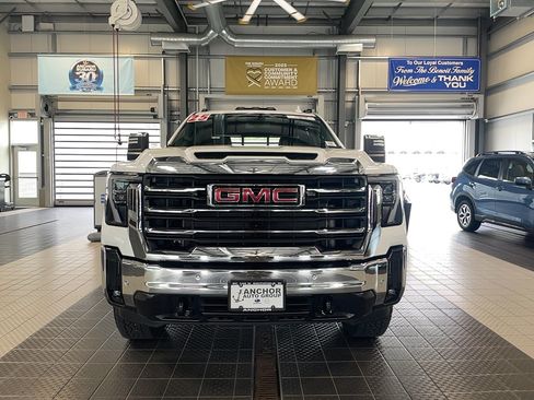Used 2025 GMC Sierra 2500 SLT w/ SLT Premium Package AWD/4WD image 2