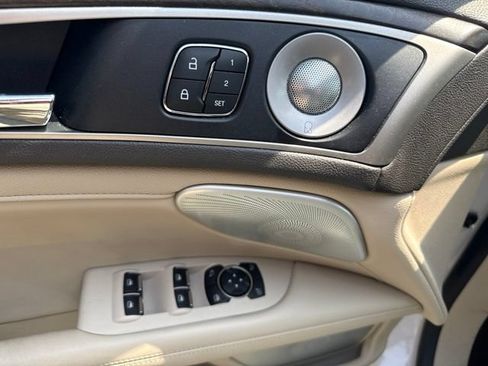 Used 2019 Lincoln MKZ Reserve w/ Luxury Package AWD/4WD image 7