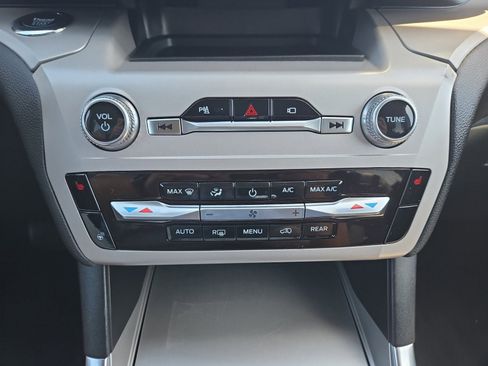 Used 2023 Ford Explorer XLT w/ Equipment Group 202A AWD/4WD image 20