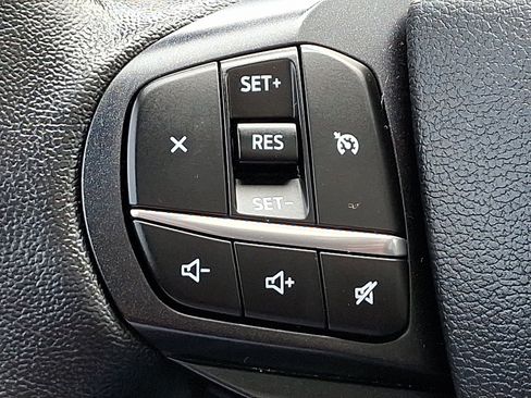 Used 2020 Ford Explorer XLT w/ Equipment Group 202A AWD/4WD image 22
