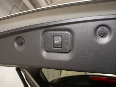 Certified 2020 Nissan Pathfinder SL image 6