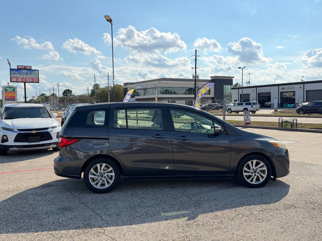 Used 2014 MAZDA MAZDA5 Sport FWD image 11