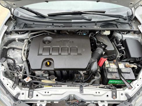 Used 2017 Toyota Corolla LE FWD image 11