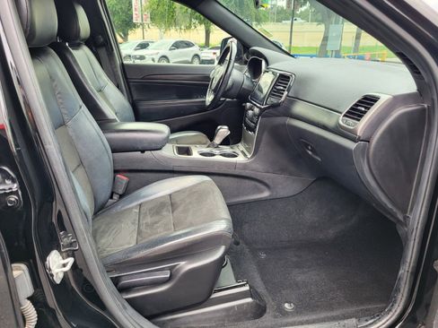 Used 2021 Jeep Grand Cherokee Laredo X RWD image 12