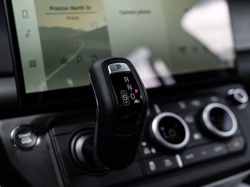 New 2026 Land Rover Defender 110 X-Dynamic SE AWD/4WD image 32