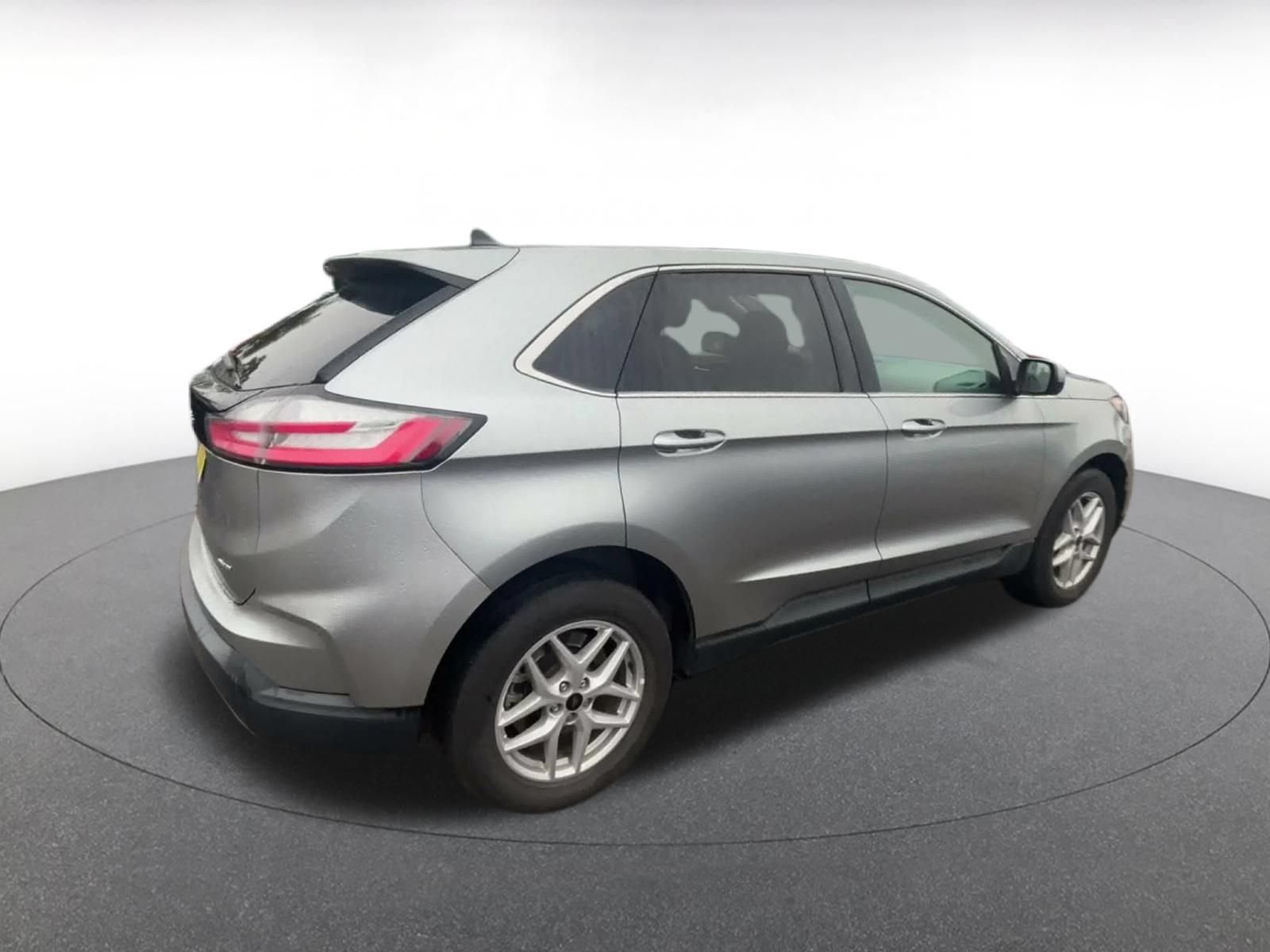 Used 2024 Ford Edge SEL AWD/4WD image 14