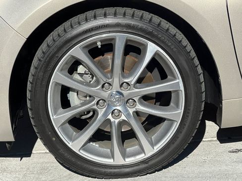 Used 2015 Toyota Avalon XLE Touring image 25