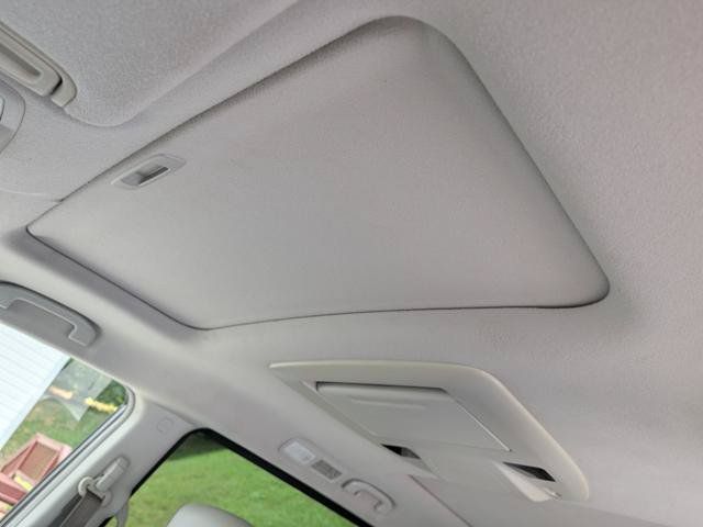 Used 2015 Nissan Quest SL w/ Bose Package FWD image 16