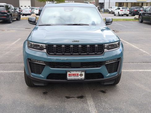 New 2026 Jeep Grand Cherokee L Limited w/ Limited Altitude Package AWD/4WD image 8