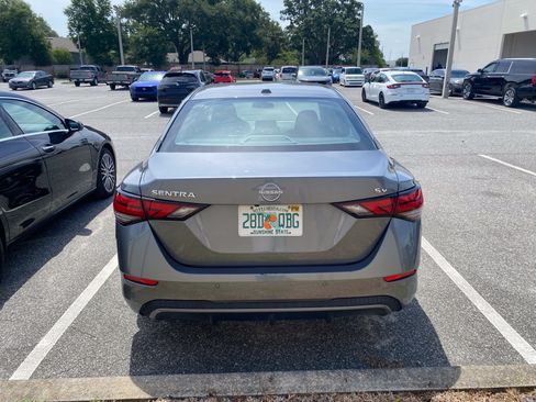 Used 2024 Nissan Sentra SV FWD image 9
