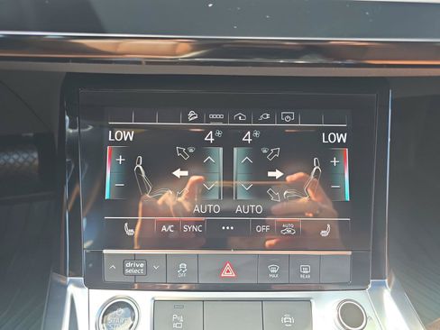 Used 2022 Audi e-tron Premium AWD/4WD image 14
