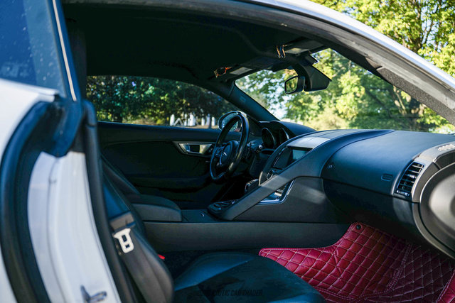 Used 2017 Jaguar F-TYPE Coupe RWD image 22