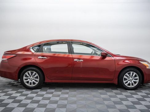 Used 2014 Nissan Altima 2.5 S FWD image 4