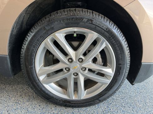Used 2019 Chevrolet Equinox Premier AWD/4WD image 36