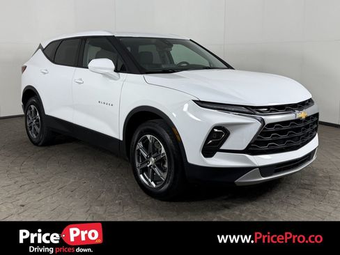 Used 2025 Chevrolet Blazer LT AWD/4WD image 1