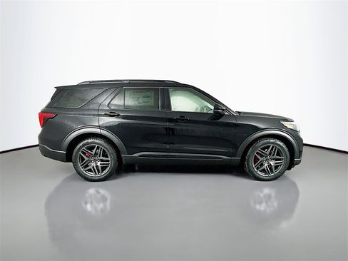 New 2026 Ford Explorer ST w/ Sun And Sound Package image 8