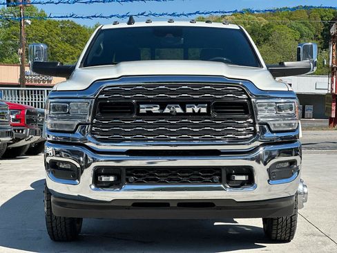 Used 2022 RAM 3500 Limited AWD/4WD image 2