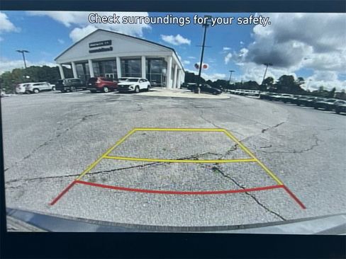 Used 2025 Hyundai Elantra Limited image 29