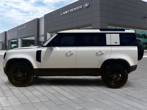 Used 2023 Land Rover Defender 110 S AWD/4WD image 2