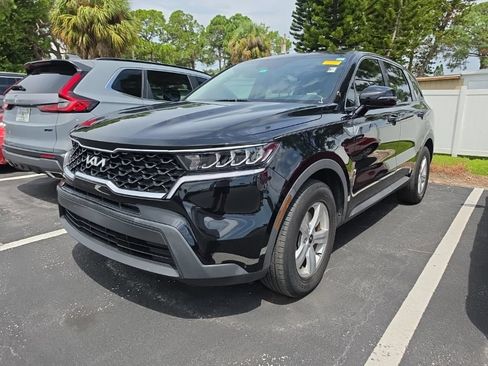 Certified 2023 Kia Sorento LX FWD image 5