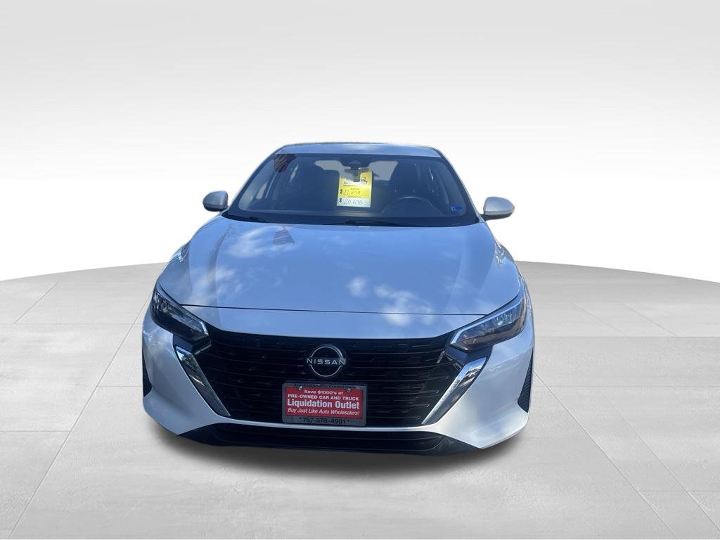 Used 2024 Nissan Sentra SV FWD image 9
