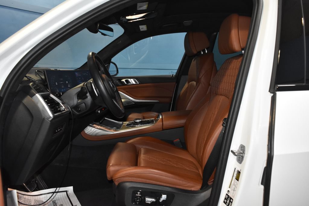 Used 2025 BMW X7 M60i AWD/4WD image 8