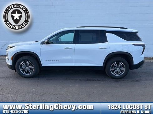 Used 2025 Chevrolet Traverse LT image 27