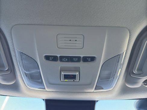 Used 2022 Toyota Corolla LE image 32