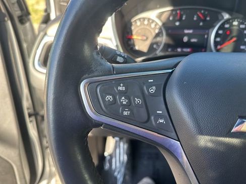 Used 2022 Chevrolet Equinox Premier AWD/4WD image 18