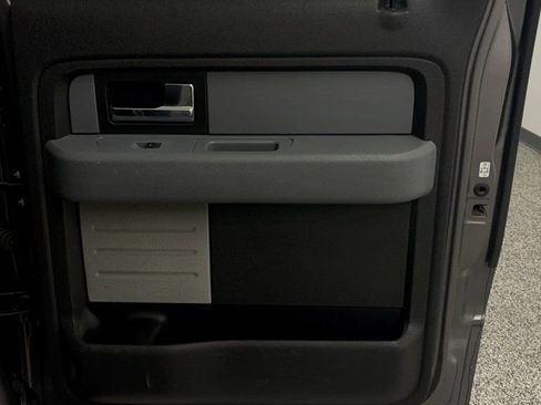 Used 2014 Ford F150 XLT w/ XLT Chrome Package image 44