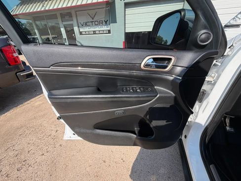 Used 2015 Jeep Grand Cherokee Limited w/ Luxury Group II RWD image 14