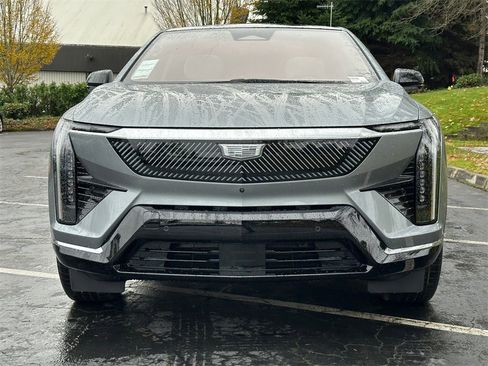 New 2026 Cadillac Optiq Luxury 1 image 8