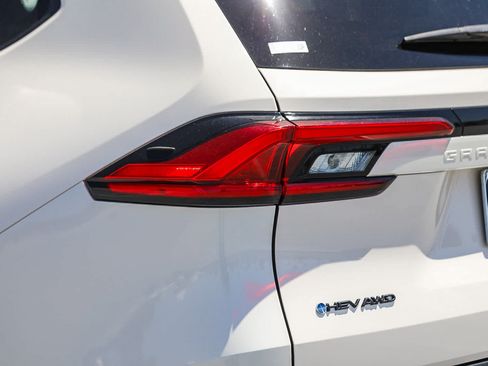 Certified 2024 Toyota Grand Highlander AWD Hybrid image 10