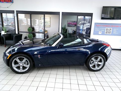 Used 2006 Pontiac Solstice Convertible w/ Premium Package RWD image 2