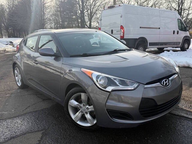 Used 2013 Hyundai Veloster FWD image 1