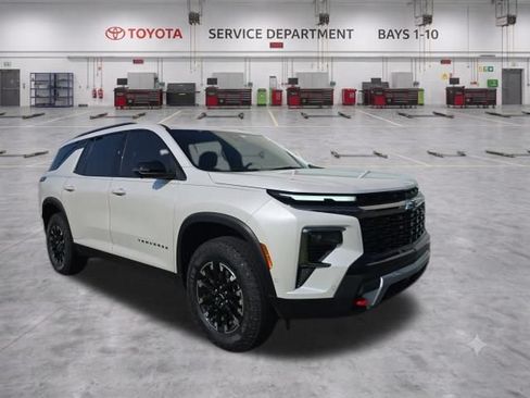 Used 2024 Chevrolet Traverse Z71 w/ Enhanced Driving Package AWD/4WD image 4